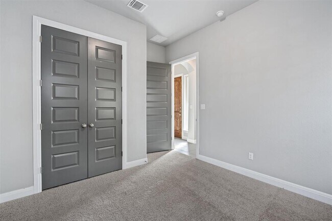 Building Photo - 113 Fair Oaks Dr