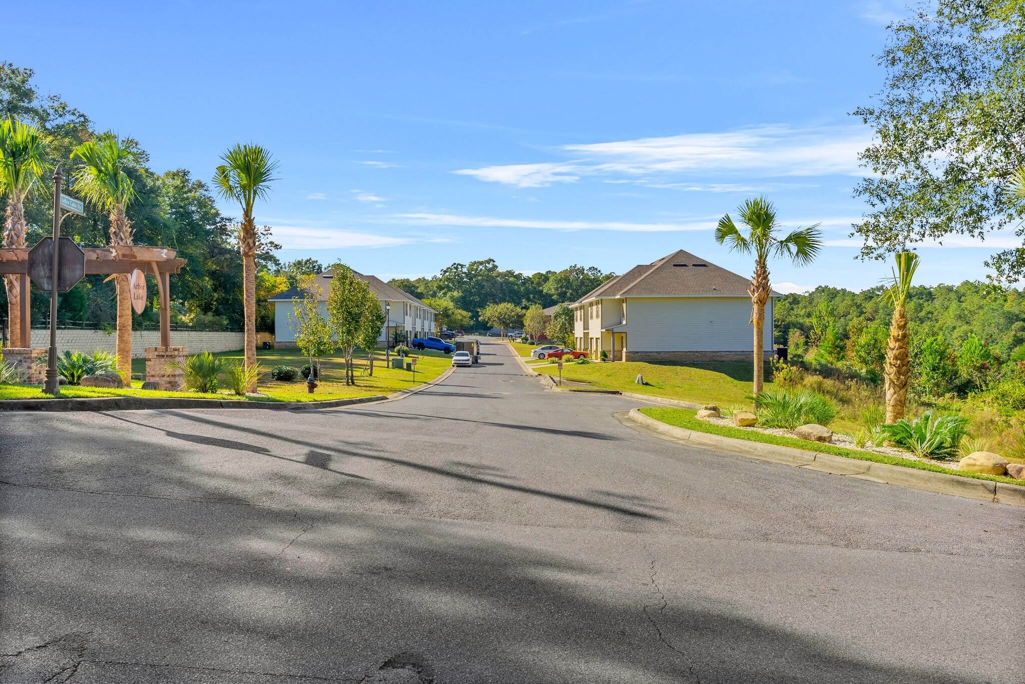 Building Photo - 810 Arbor Lake Dr