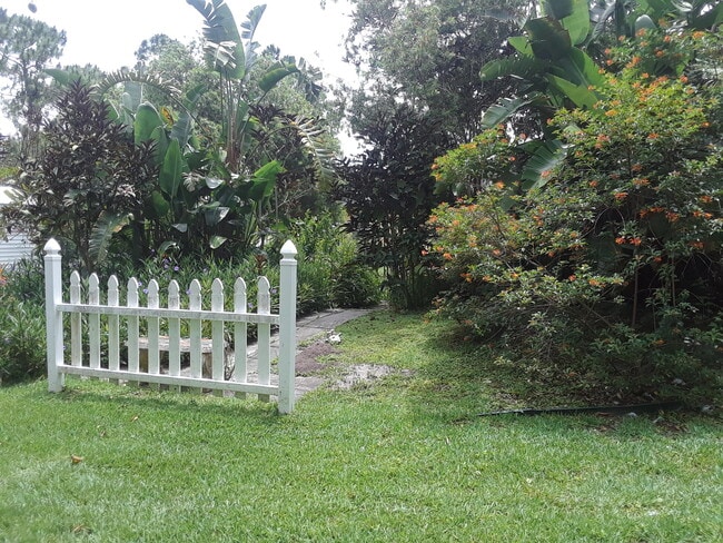 Building Photo - 6444 NW Hacienda Ct