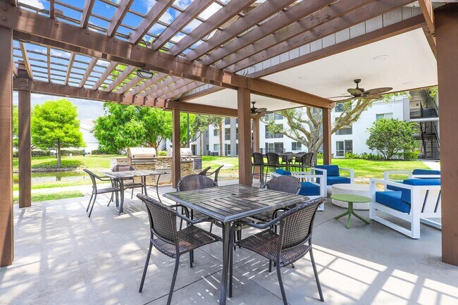 Building Photo - 1000 Marlin Lakes Cir
