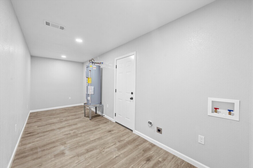 Building Photo - 1225 Meadow Brook Rd