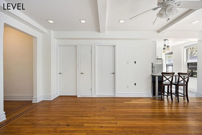 Building Photo - 200 W 108th St