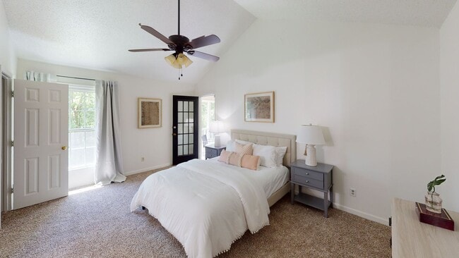 Building Photo - Heart of Baton Rouge-Spacious 3-bedroom,2-bathroom Condominium