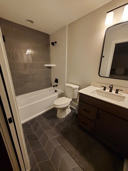 Full Bathroom #3 is dedicated to 3rd Bedroom - 1021 Cheatham Pl