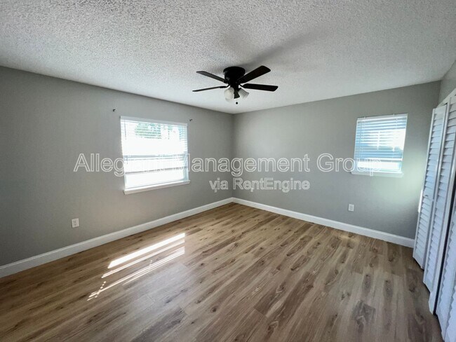 Building Photo - 341 Cortez Ct