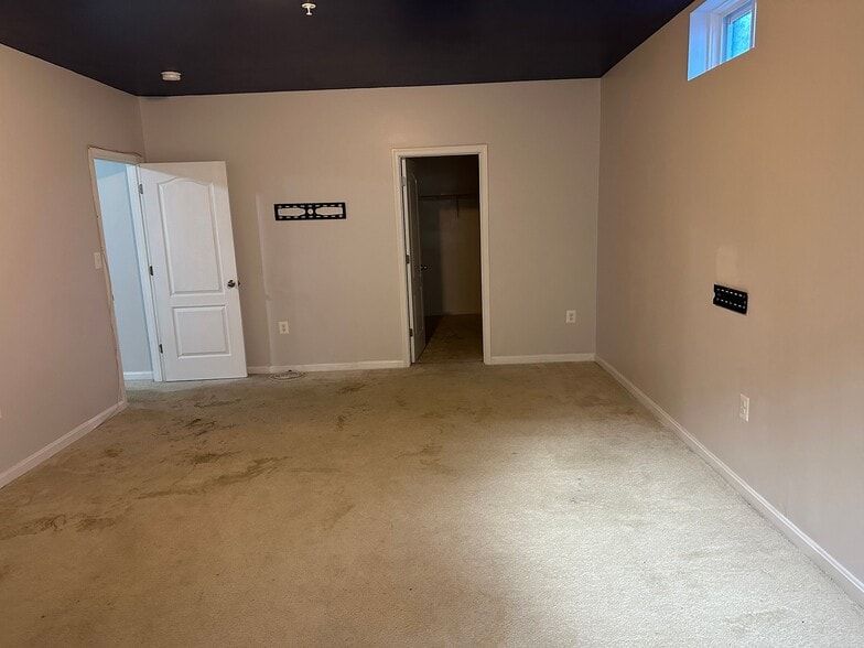 Building Photo - 6525 Cluster Pine Ct