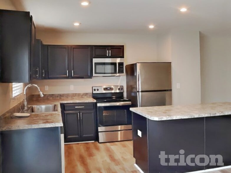 Building Photo - 2424 Solomon Ln