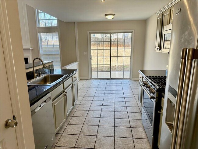 Building Photo - 725 Soneley Ct