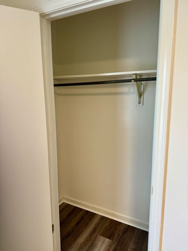 Building Photo - Fully Updated Duplex in Blacksburg