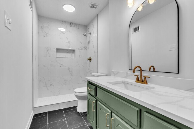 Building Photo - 8439 River Glen Dr