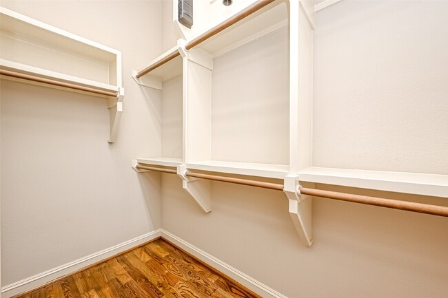 Building Photo - 5811 Kiam St