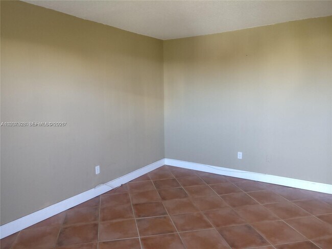 Building Photo - 1801 S Treasure Dr