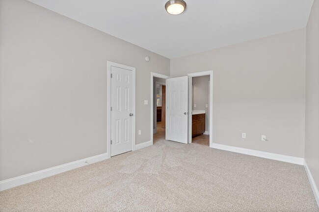 Building Photo - 3116 Tenker Creek Ln SE