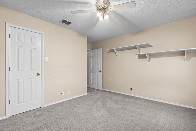 Building Photo - 2503 Hoya Dr