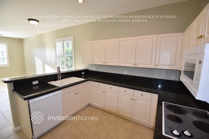 Building Photo - 117 Palm Cir