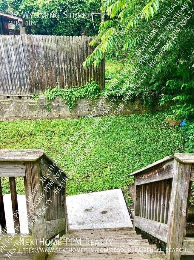 Building Photo - 32 Wyoming St