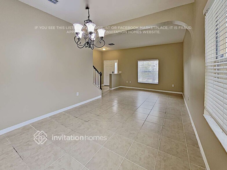 Building Photo - 1807 Sweetspire Dr