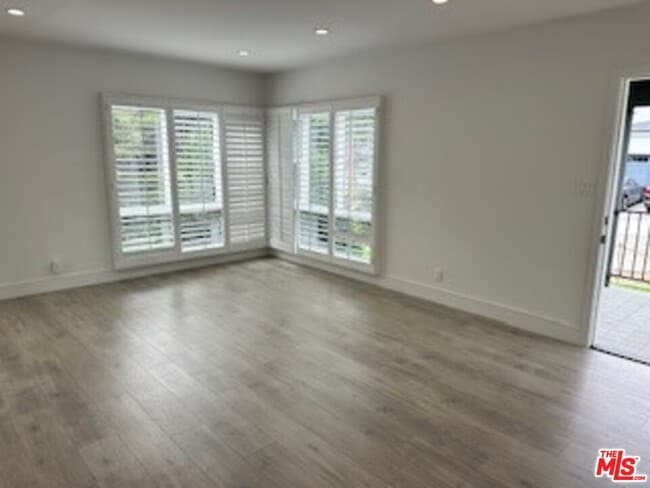 Building Photo - 620 25th St