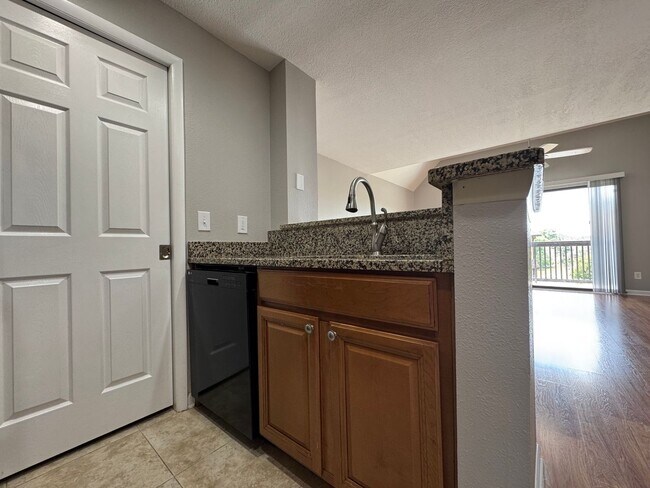 Building Photo - Altamonte Springs Top Floor Condo ~ Gated Waterfront Community ~ Must See!