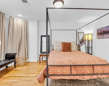 Building Photo - 2626 N Sawyer Ave