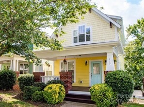Building Photo - 315 Woodvale Pl