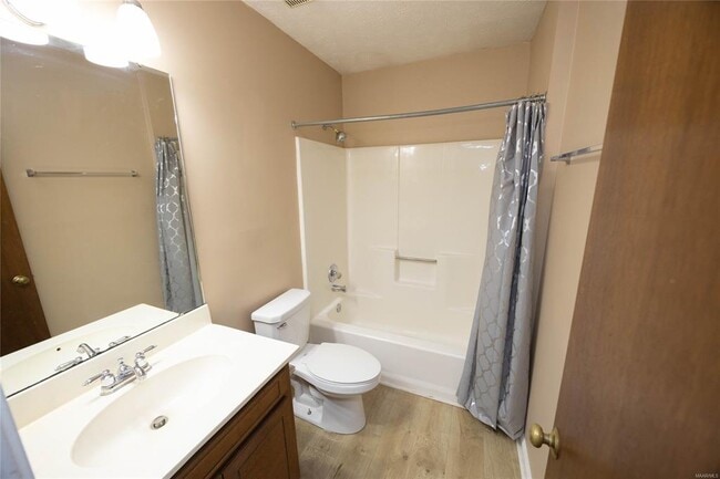 Building Photo - 510 Hollow Wood Rd