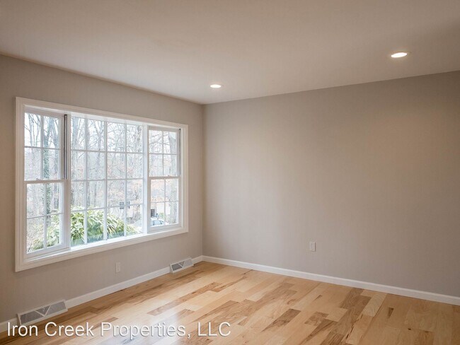 Building Photo - 3 br, 2 bath House - 16 King Arthur Place