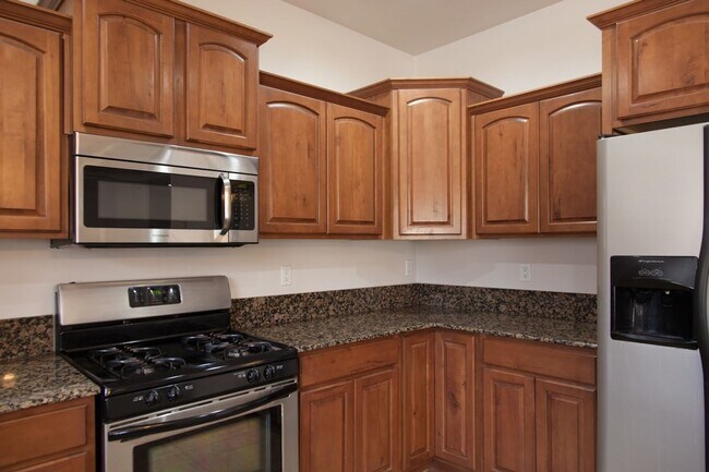 Building Photo - 3 Bedroom Single-Family Home in Central Hu...