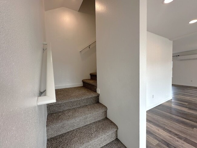 Building Photo - Modern & Stylish 4 Bed, 2.5 Bath Remodel!