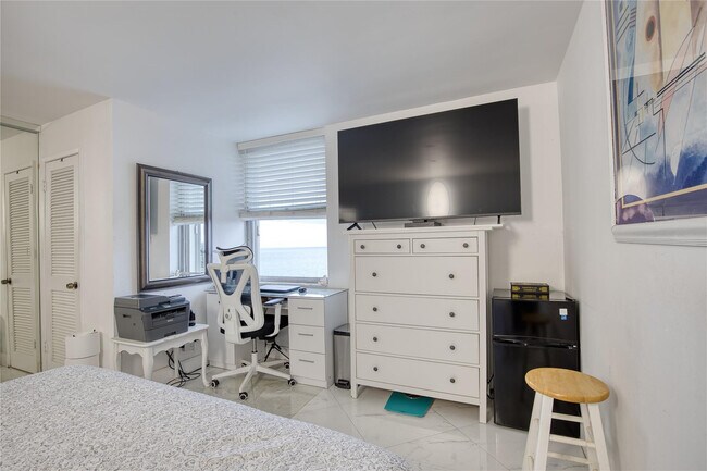 Building Photo - 111 Briny Ave