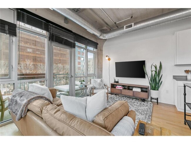 Building Photo - 748 N 3rd St