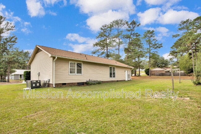 Building Photo - 3304 Redfox Rd