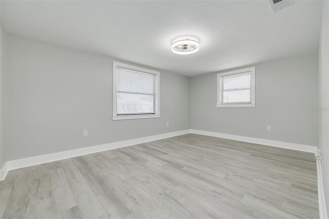 Building Photo - 9124 Lido Ln