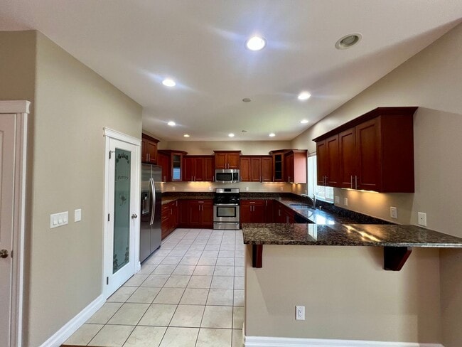 Building Photo - Beautiful 3 Bedroom in Private Community! HALF OFF FIRST MONTHS RENT!