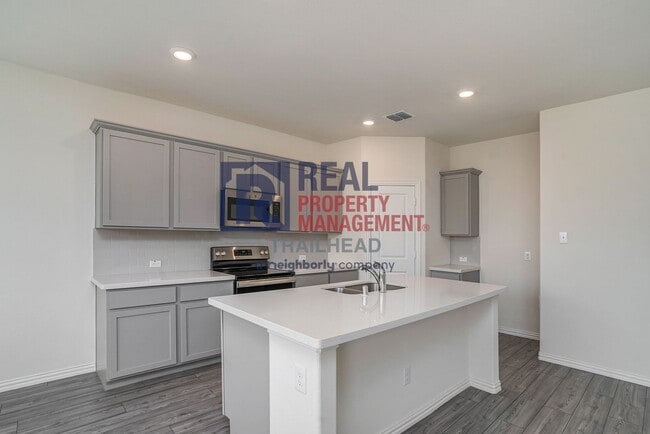 Building Photo - Charming 3-Bedroom Home in Desirable Neighborhood!