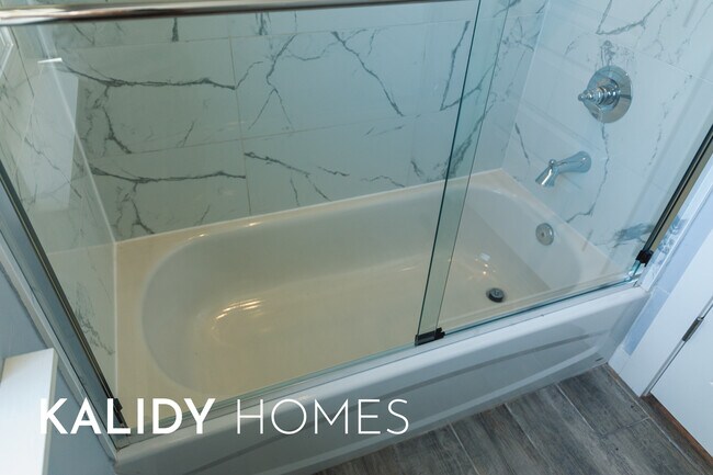 Building Photo - 1796 Salma Rd