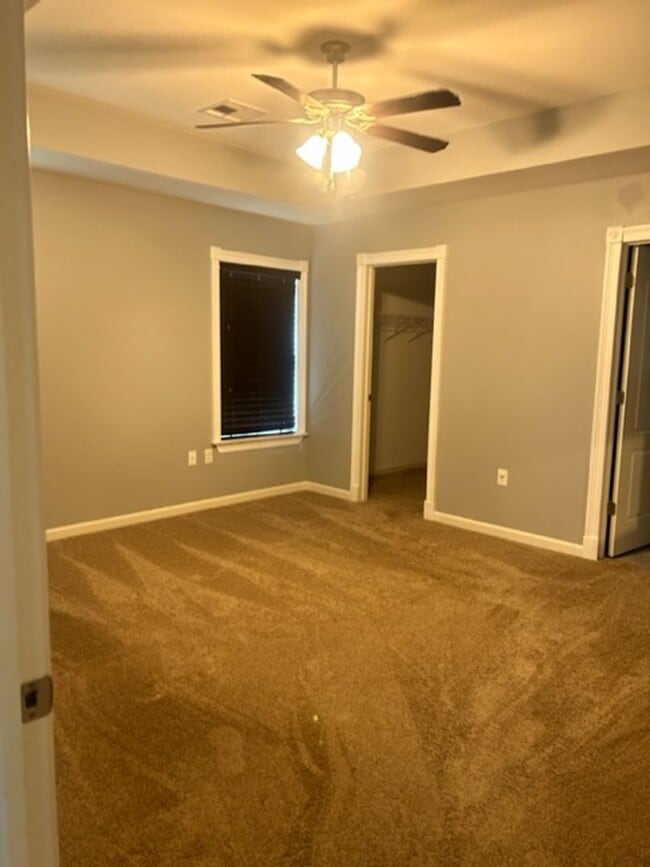 Building Photo - Beautiful 3 BD 2 BA Home