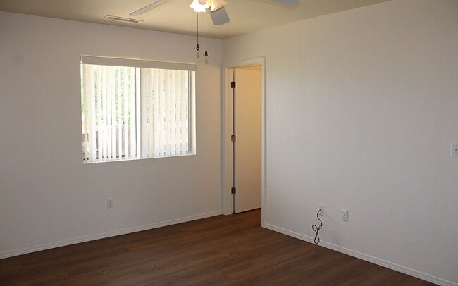 Building Photo - 6181 N Rockland Dr