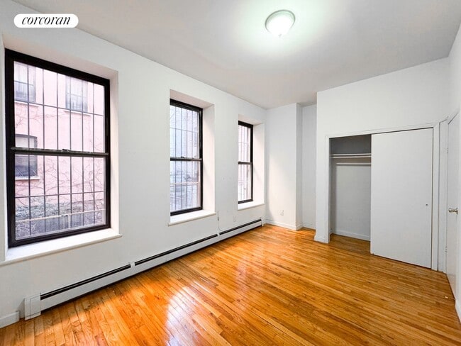Building Photo - 372 Manhattan Ave