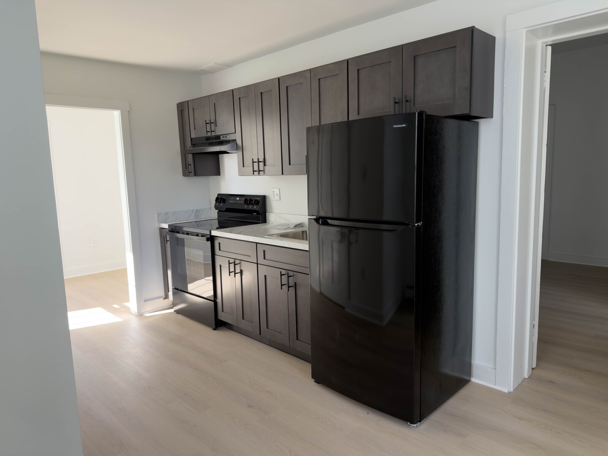 Building Photo - 133 S Main St