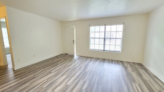 Building Photo - 5808 NW 25th Terrace