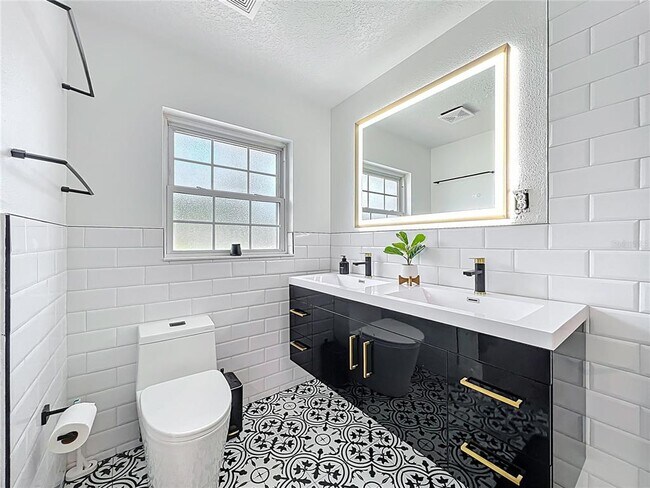 Building Photo - 4611 Cranston Pl
