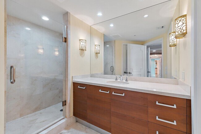 Building Photo - 3620 Gardens 1602b Pky