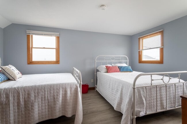 Building Photo - 545 Hudson St