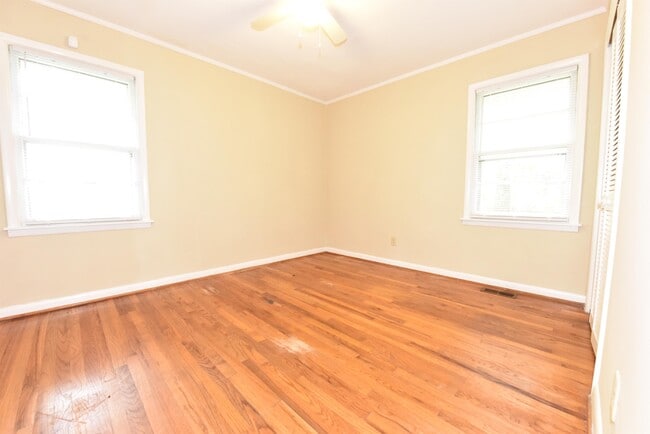 Building Photo - 1108 E Magnolia Ave