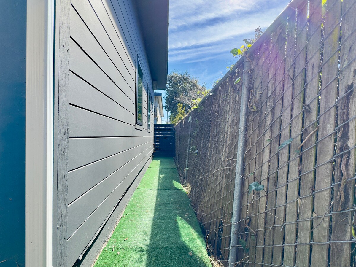 Building Photo - 1038 62nd St