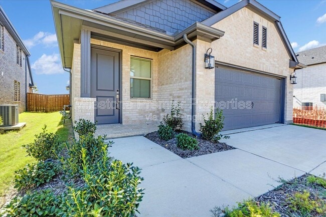 Building Photo - 820 Sunflower Trl