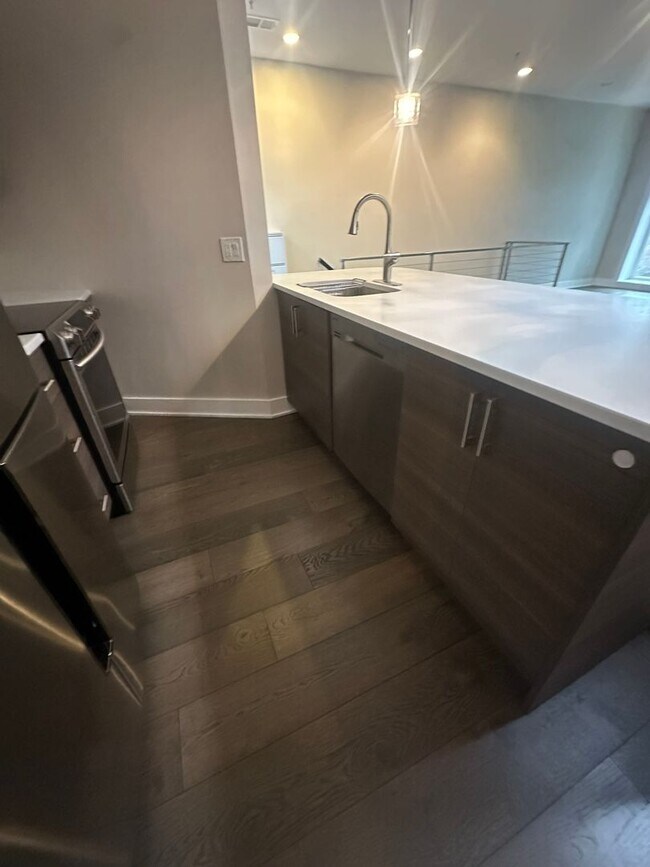 Building Photo - Modern 2 Bedroom, 2 Bathroom Penthouse with Parking in Historic LeDroit Park