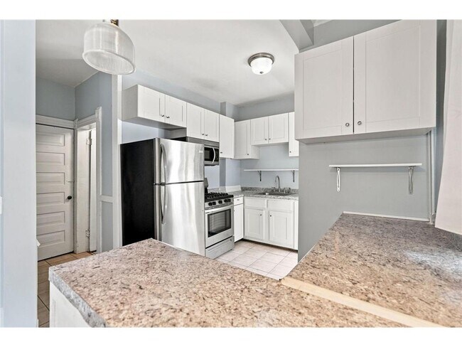 Building Photo - 2625 2nd Ave S