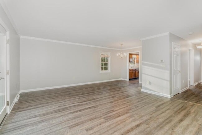Building Photo - 618 Park Ridge Dr